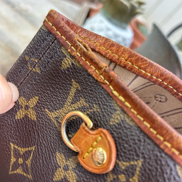 Authentic Louis Vuitton Vintage Neverfull Pm Monogram Tote
SOLD - Picture 13 of 16